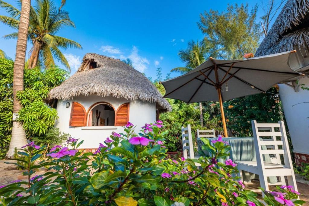 Chez Maggie Hotel & Restaurant Morondava Kültér fotó