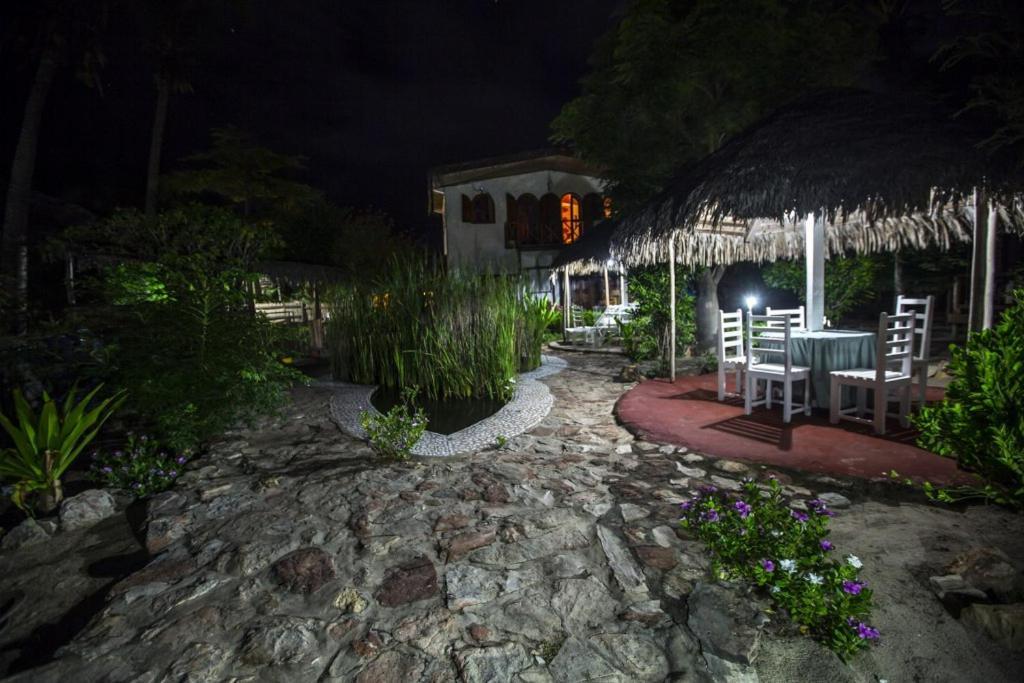 Chez Maggie Hotel & Restaurant Morondava Kültér fotó
