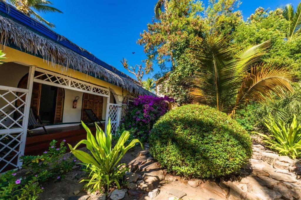 Chez Maggie Hotel & Restaurant Morondava Kültér fotó